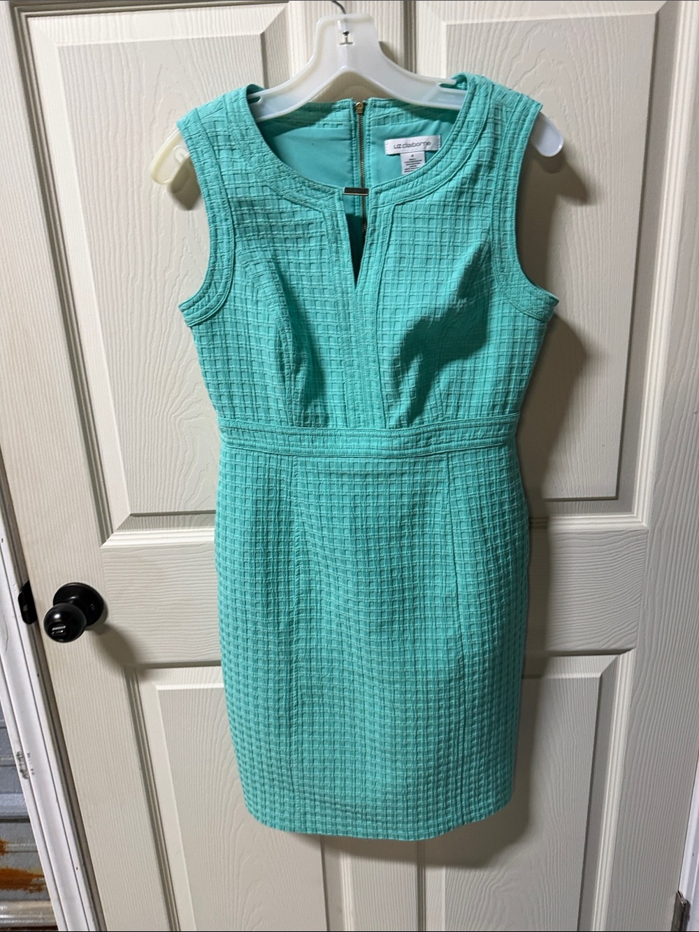 Liz Claiborne Textured Sleeveless Sheath Dress in Mint Green